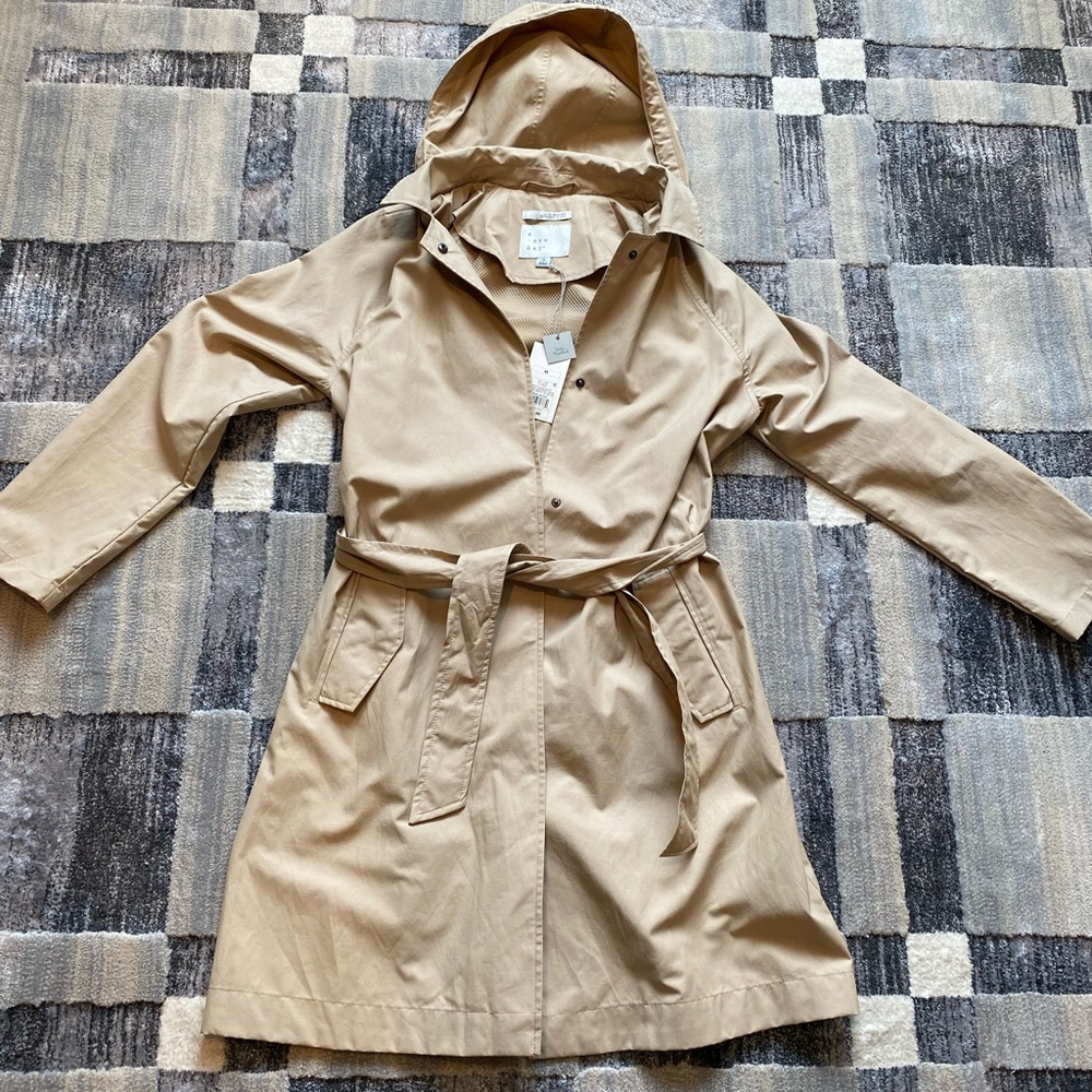 *NWT* Water Repellent Trench Coat